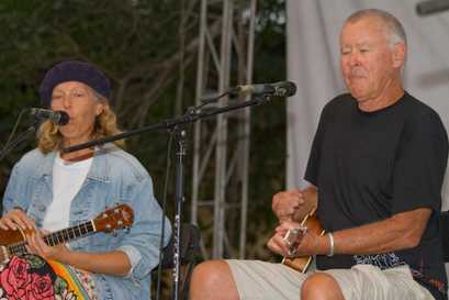 Bob & Dana playing music